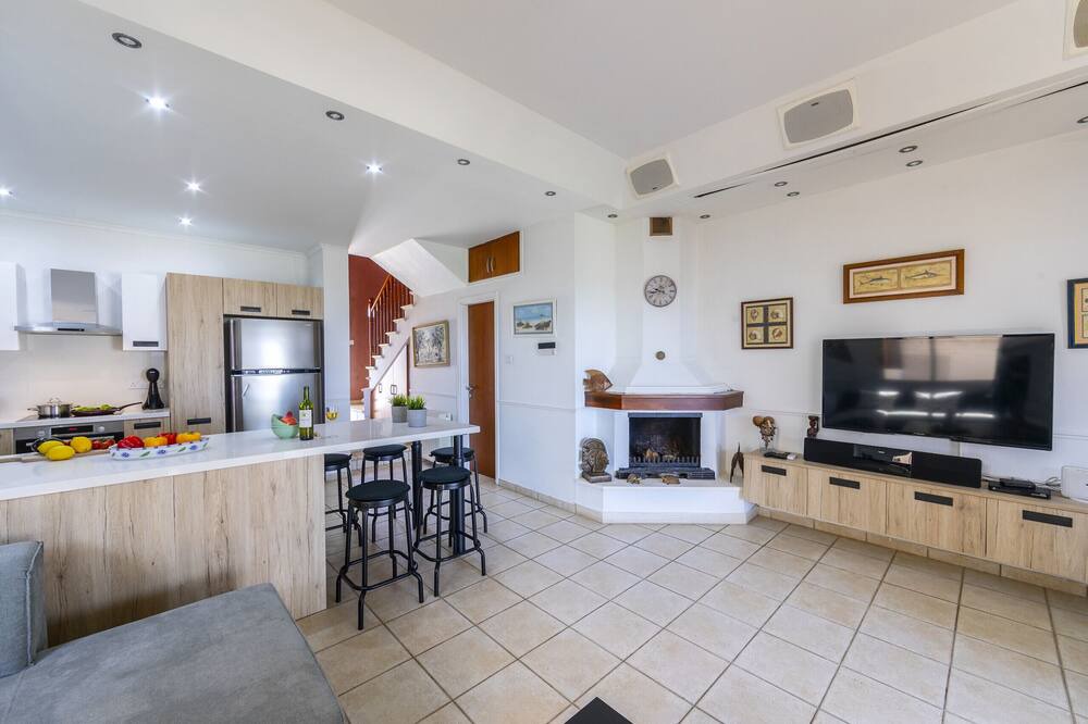 Photo of Livingroom in Meneou