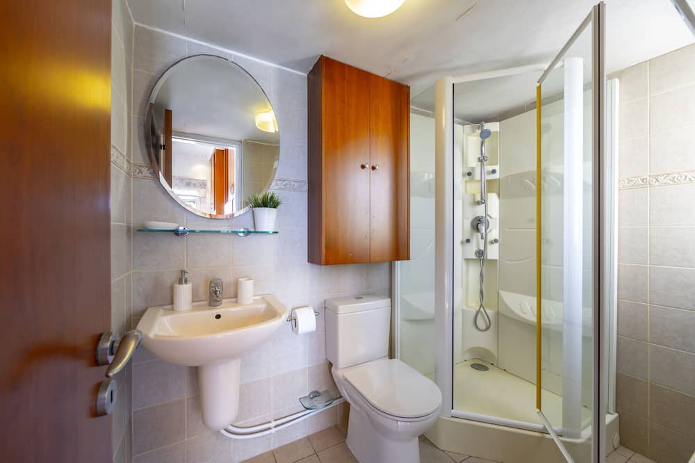 Photo of Bathroom in Meneou