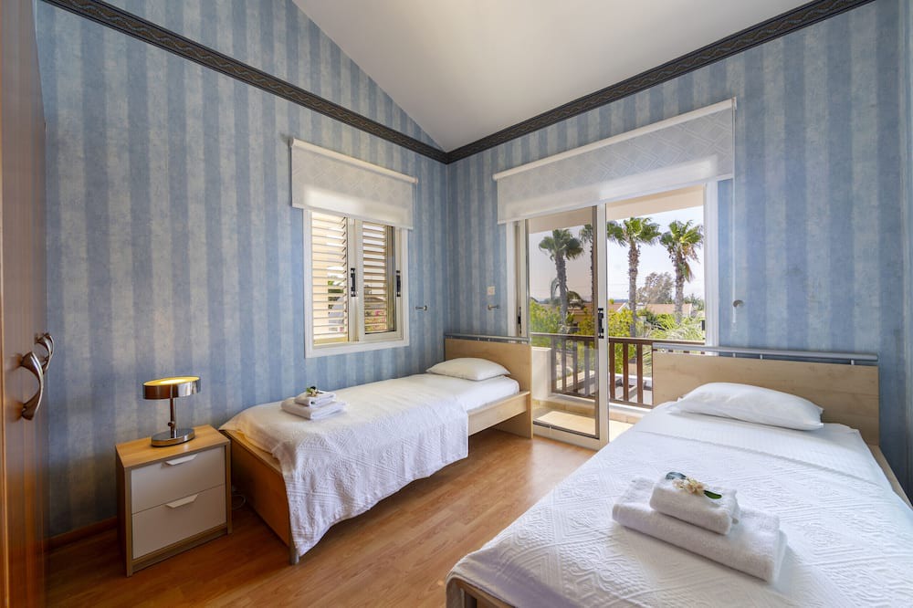 Photo of Bedroom in Meneou