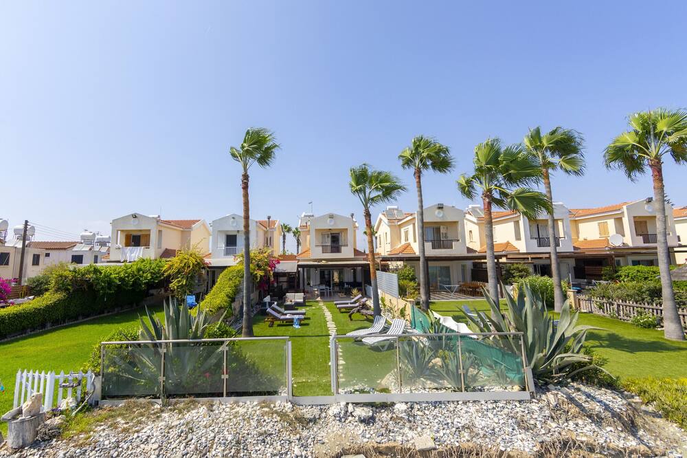 Photo of Outdoor in Meneou