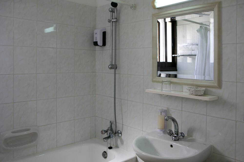 Photo of Bathroom in Erimi
