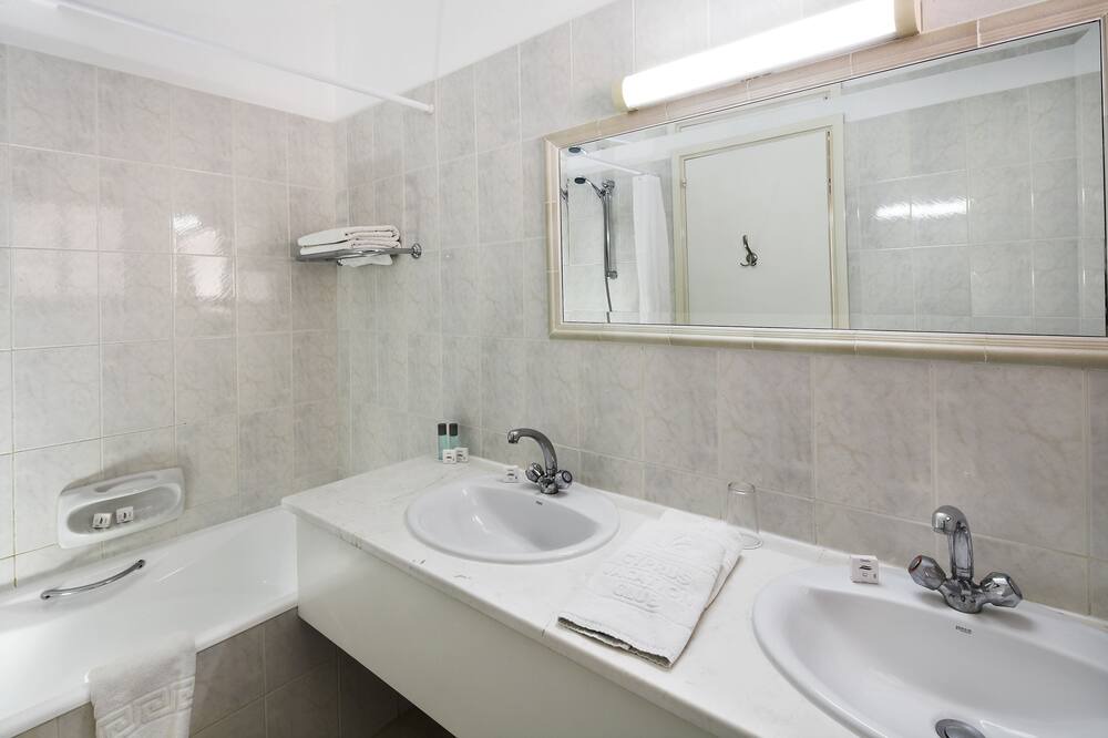 Photo of Bathroom in Erimi