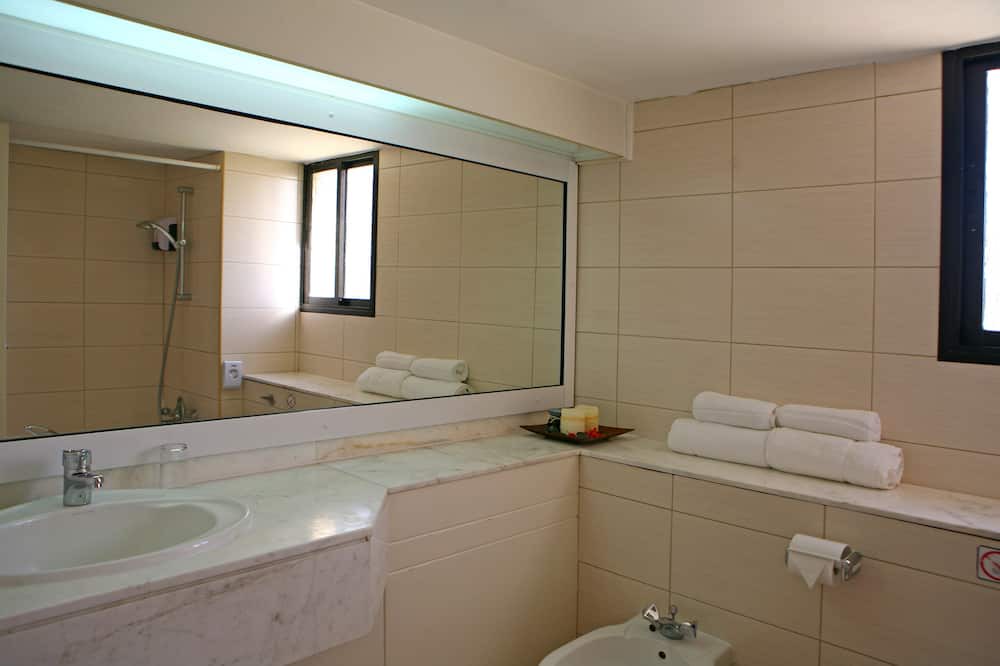 Photo of Bathroom in Erimi