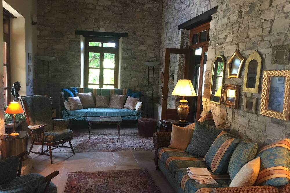 Photo of Bedroom in Kato Drys