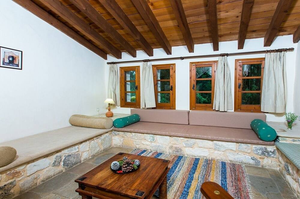 Photo of Livingroom in Miliou