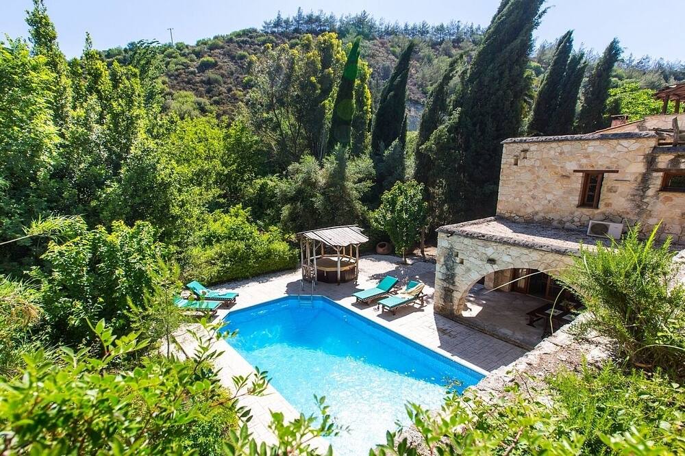 Photo of Outdoor in Miliou