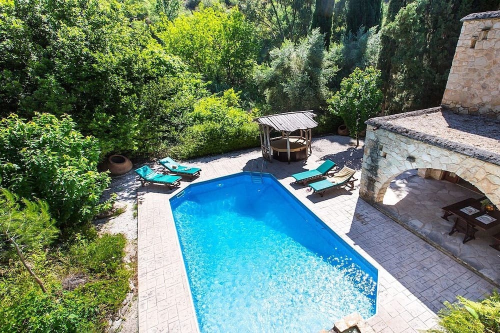 Photo of Outdoor in Miliou