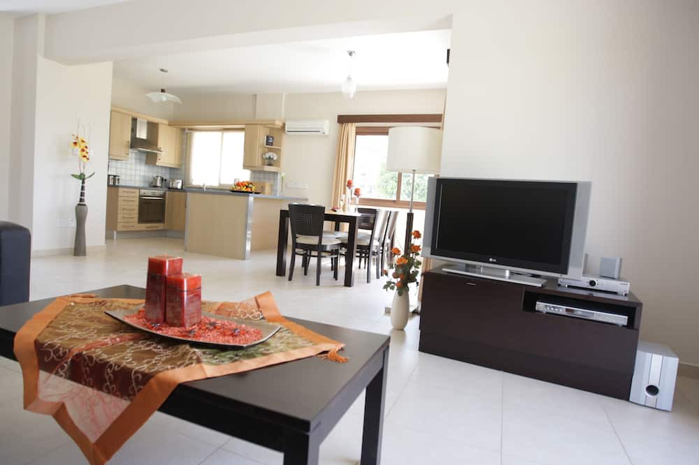 Photo of Livingroom in Pissouri