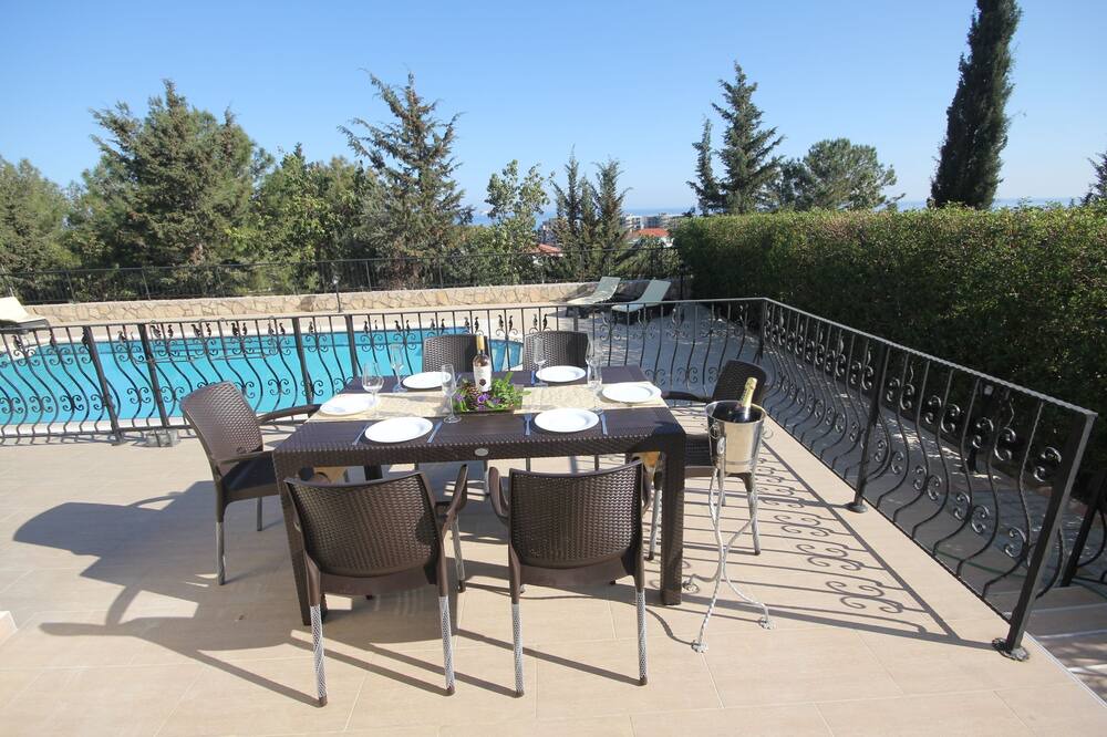 Photo of Patio Balcony in Kyrenia