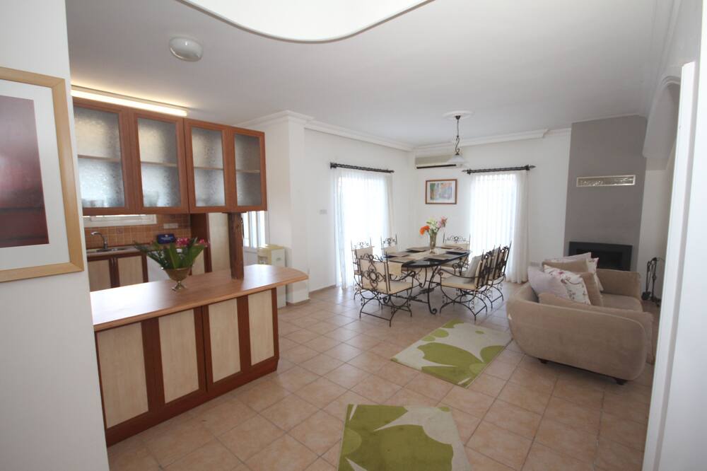 Photo of Livingroom in Kyrenia