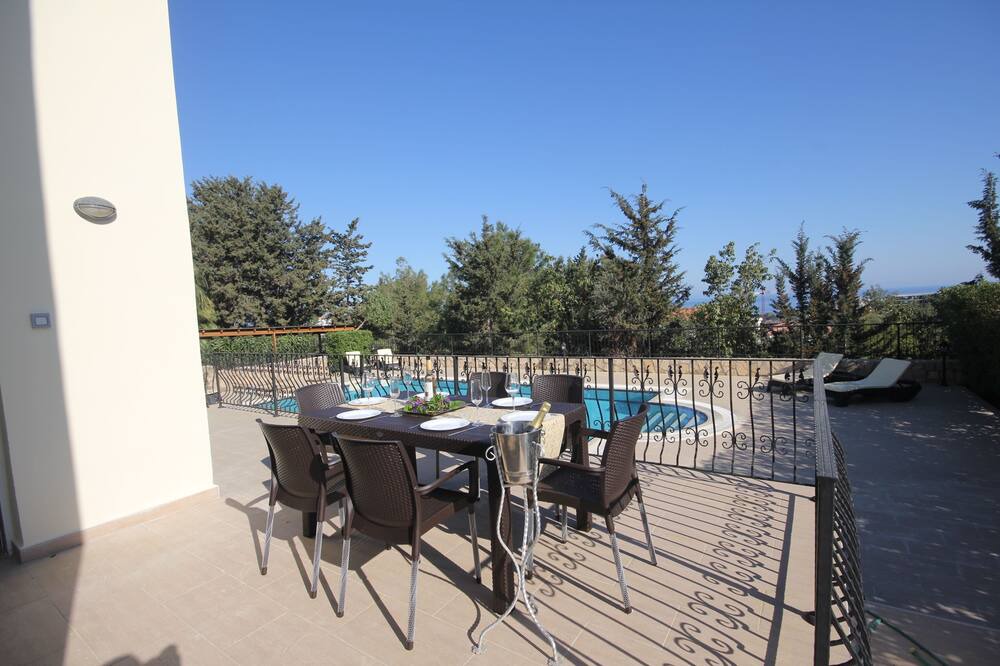 Photo of Patio Balcony in Kyrenia