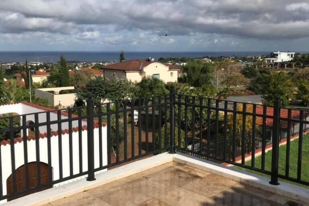 Photo of Patio Balcony in Kyrenia