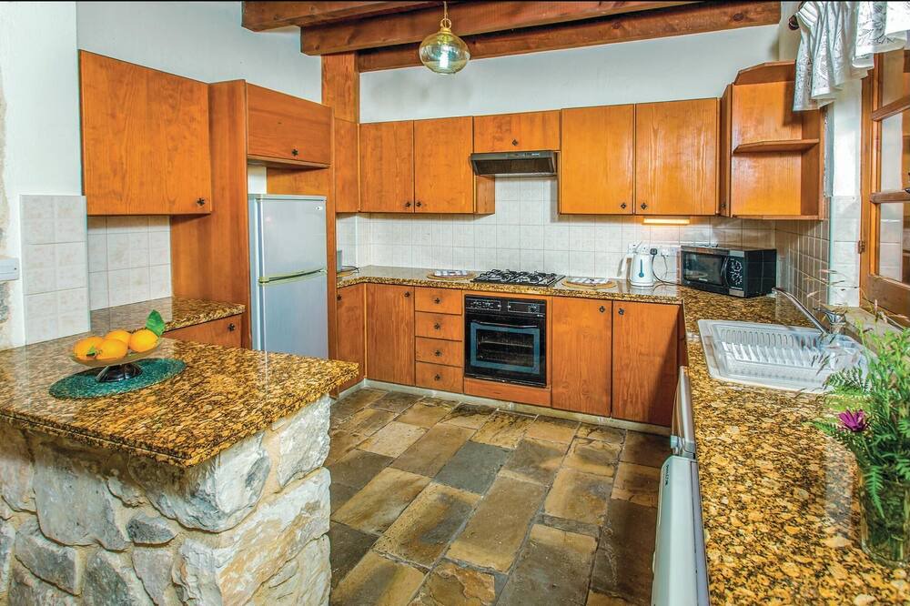 Photo of Kitchen in Miliou
