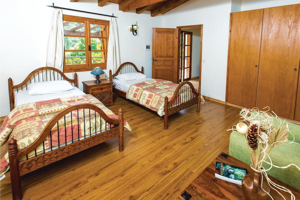 Photo of Bedroom in Miliou