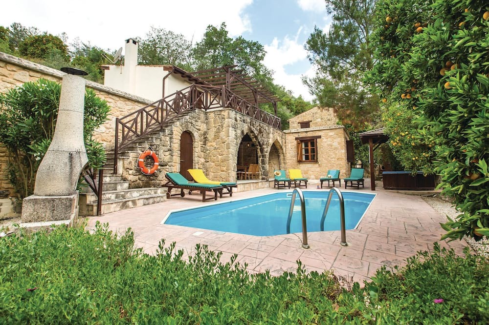 Photo of Outdoor in Miliou