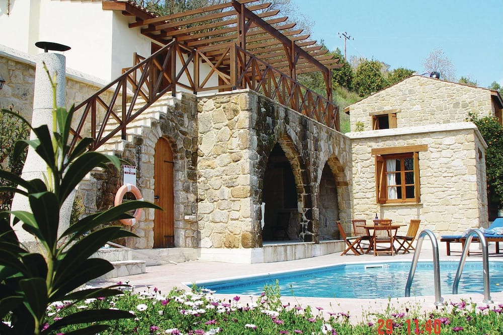 Photo of Outdoor in Miliou