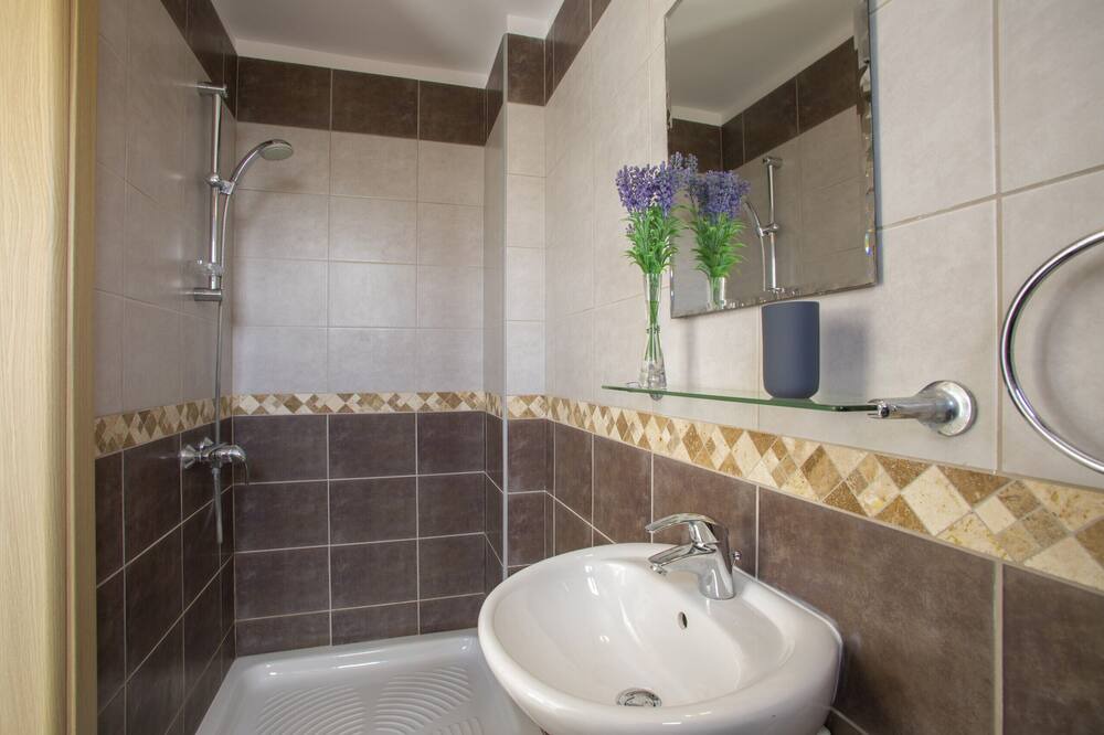Photo of Bathroom in Pernera