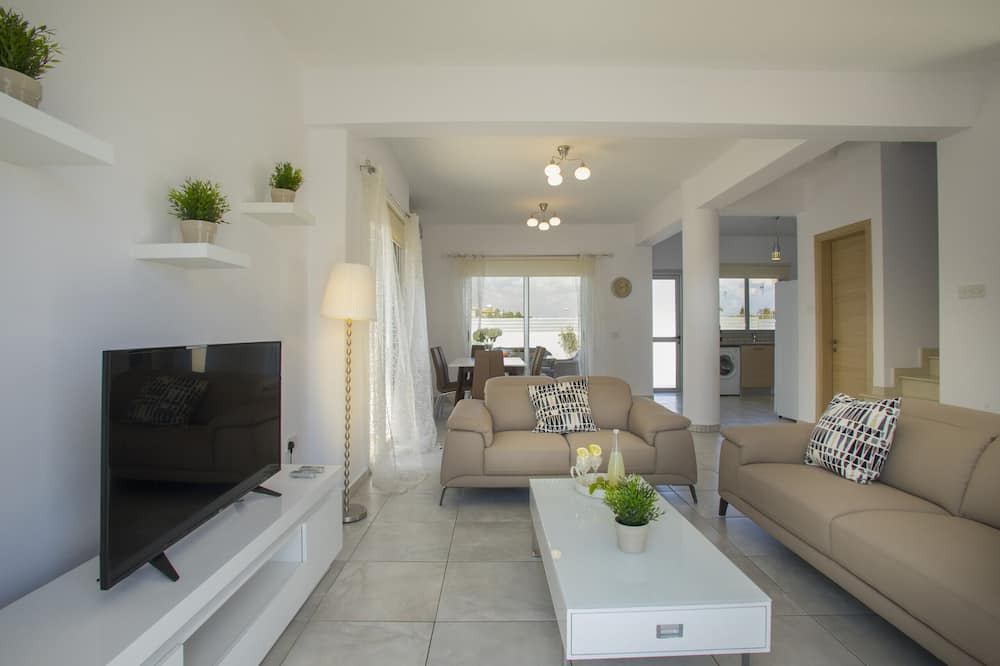 Photo of Livingroom in Pernera