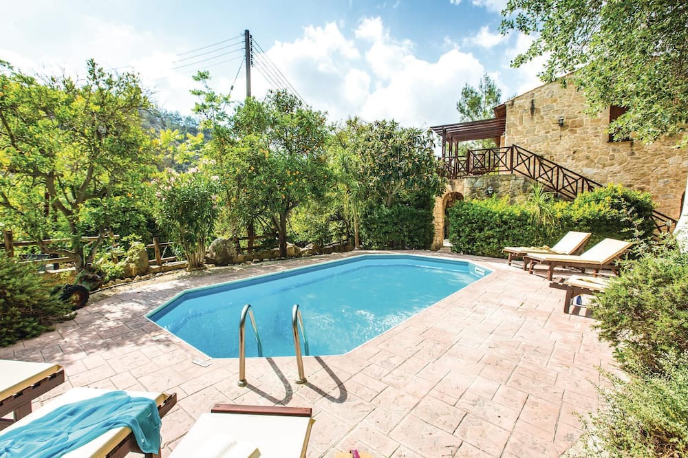 Photo of Outdoor in Miliou