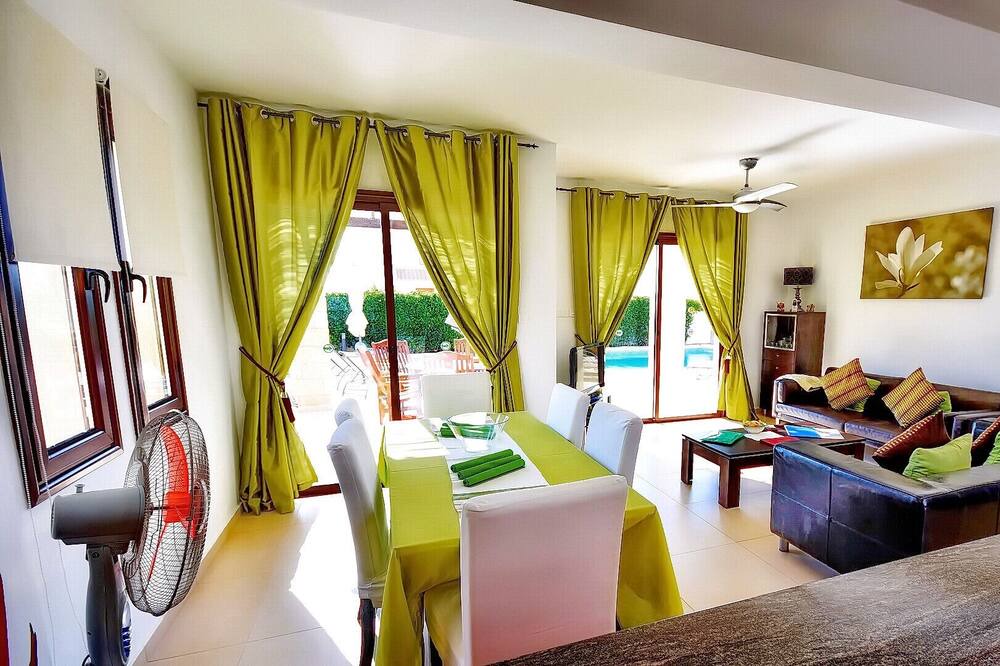 Photo of Livingroom in Pegeia