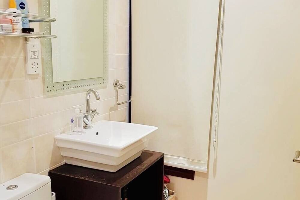 Photo of Bathroom in Koloni