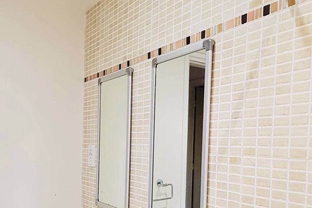 Photo of Bathroom in Koloni