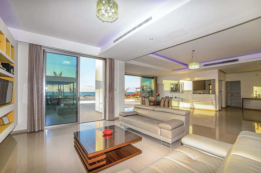 Photo of Livingroom in Polis