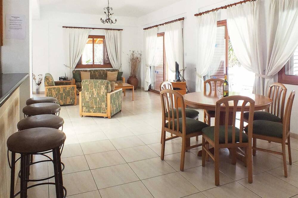 Photo of Livingroom in Latchi