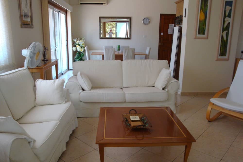 Photo of Livingroom in Pissouri
