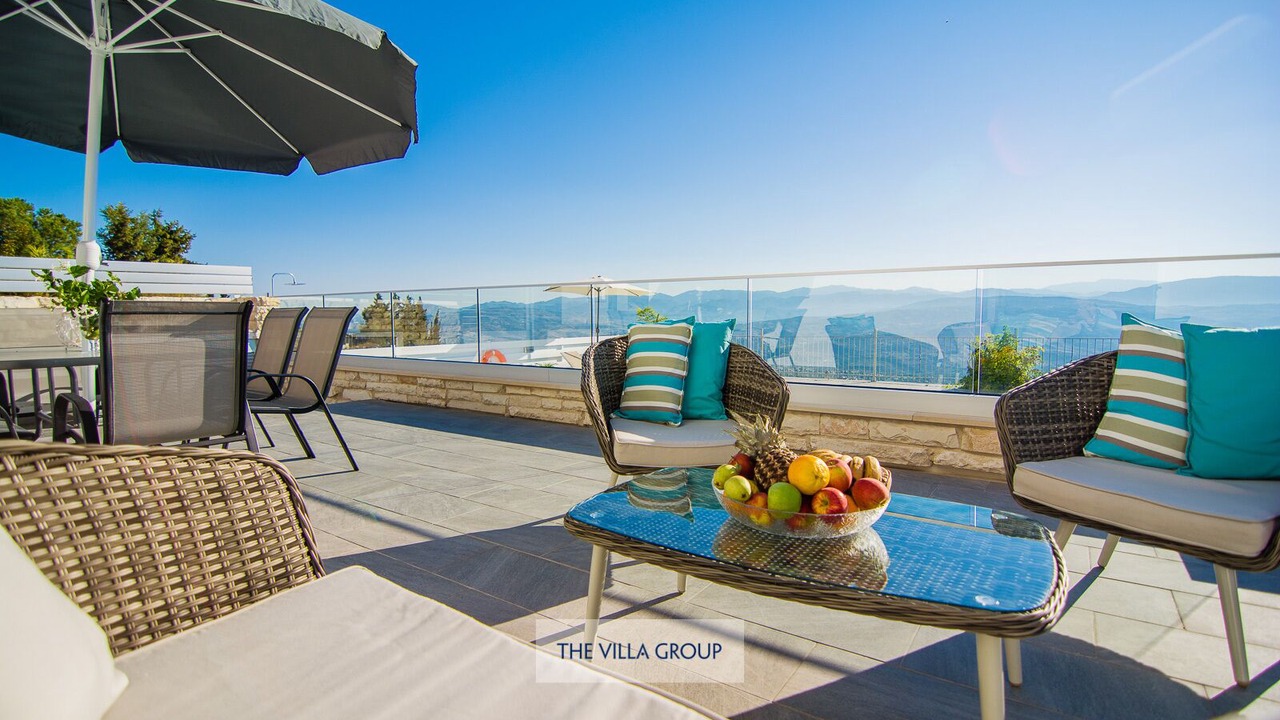 Photo of Outdoor in Theletra