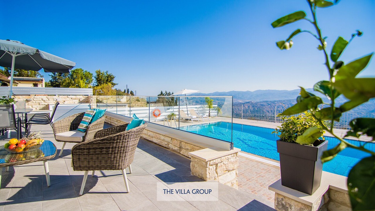 Photo of Outdoor in Theletra