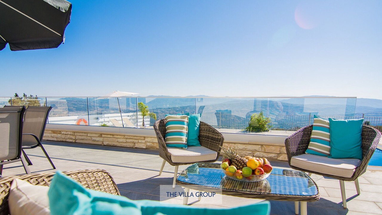 Photo of Outdoor in Theletra