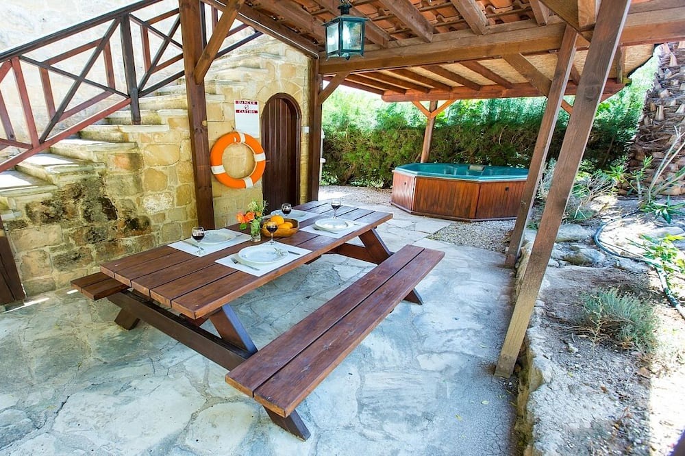 Photo of Patio Balcony in Miliou