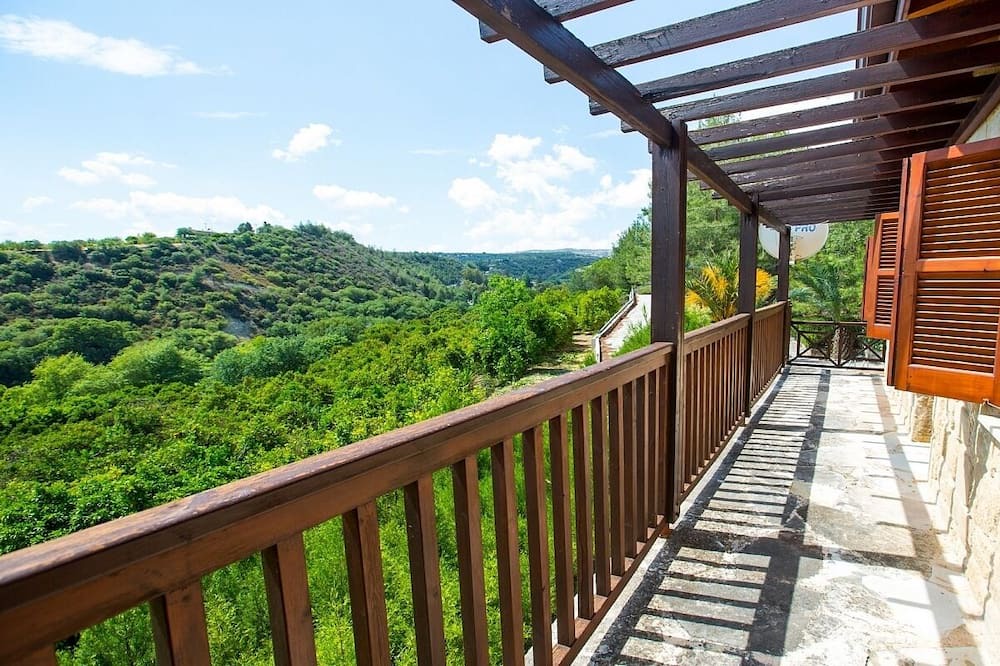Photo of Patio Balcony in Miliou