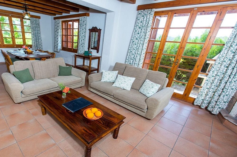Photo of Livingroom in Miliou