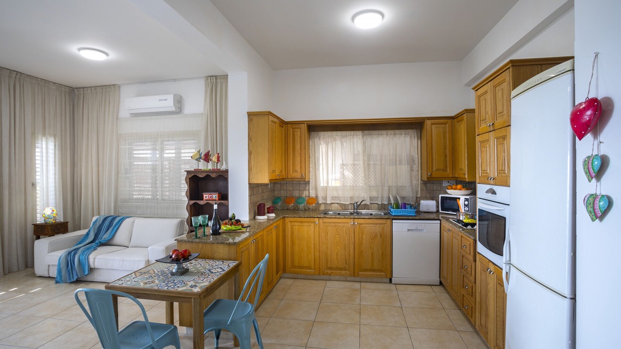 Photo of Kitchen in Meneou