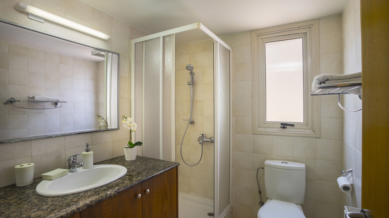 Photo of Bathroom in Meneou