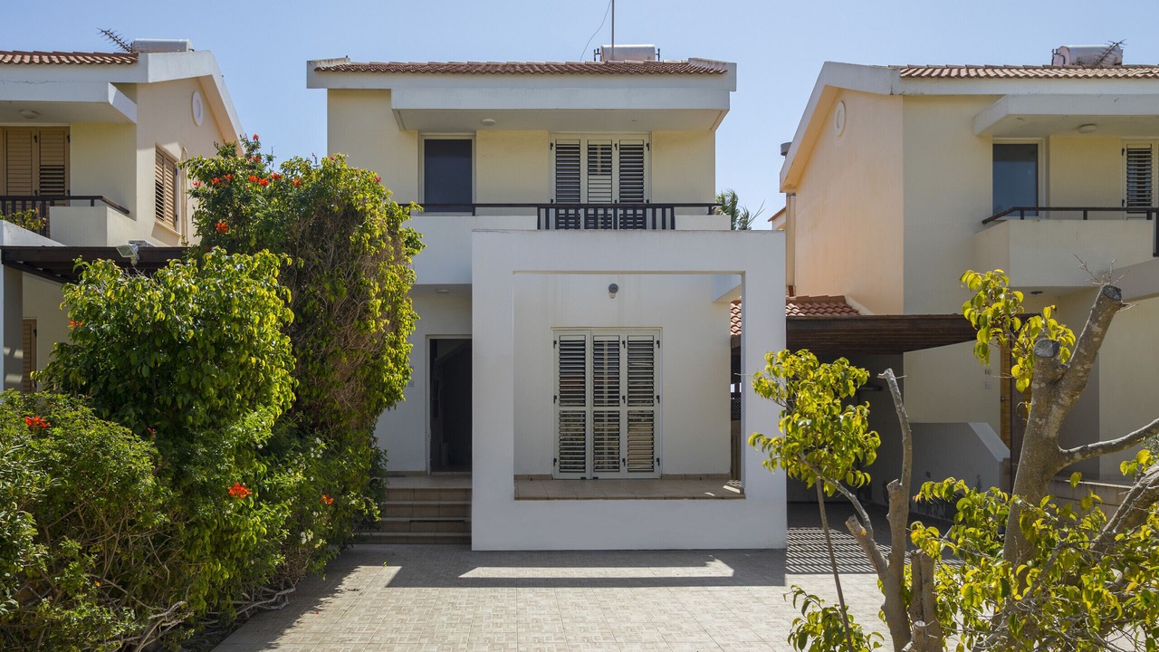 Photo of Outdoor in Meneou