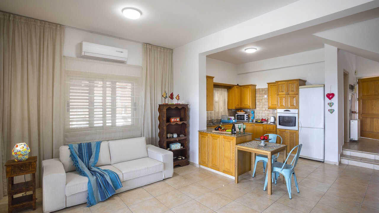 Photo of Bedroom in Meneou