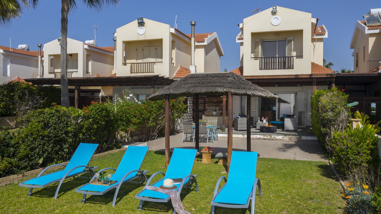 Photo of Outdoor in Meneou
