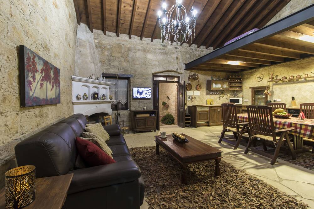 Photo of Livingroom in Agios Therapon