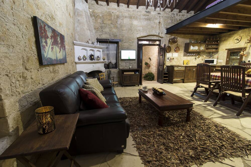 Photo of Livingroom in Agios Therapon