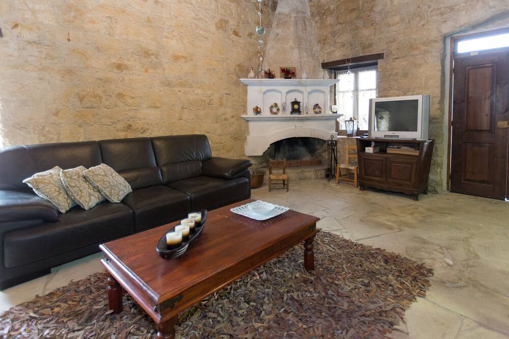 Photo of Livingroom in Agios Therapon