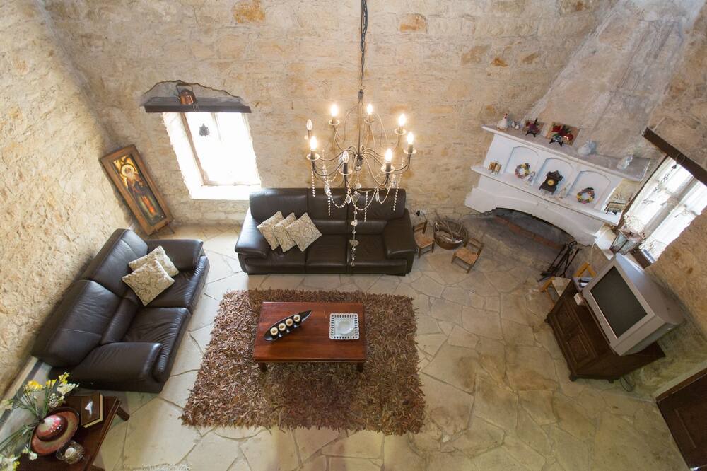 Photo of Livingroom in Agios Therapon