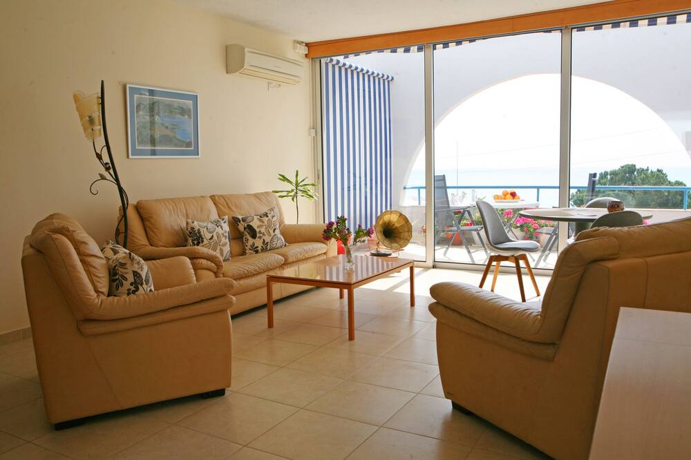 Photo of Livingroom in Pissouri