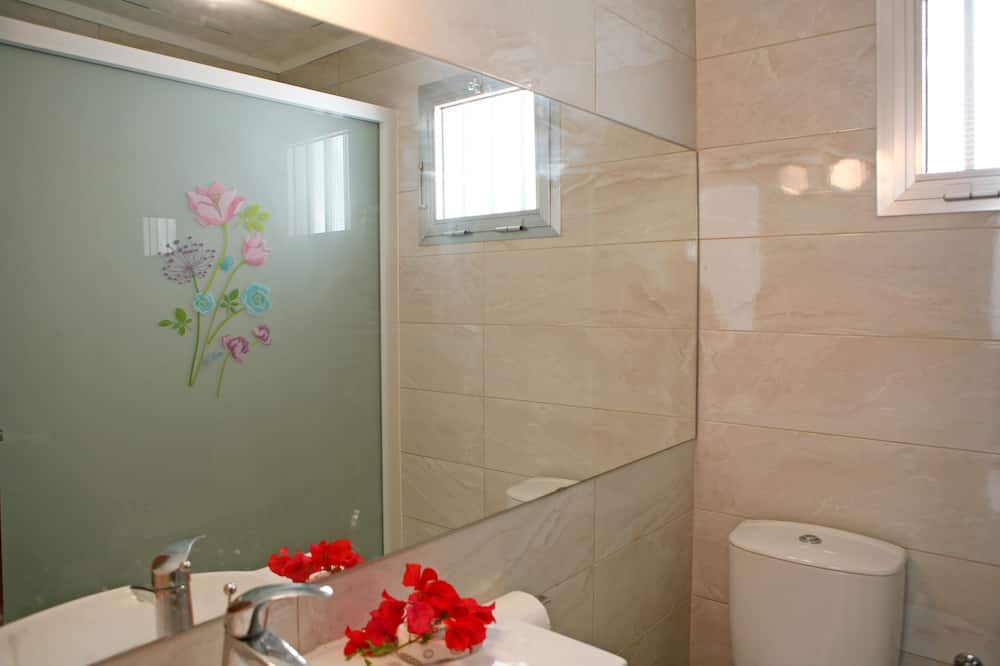 Photo of Bathroom in Pissouri