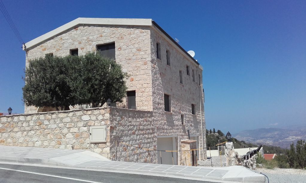 Photo of Outdoor in Theletra