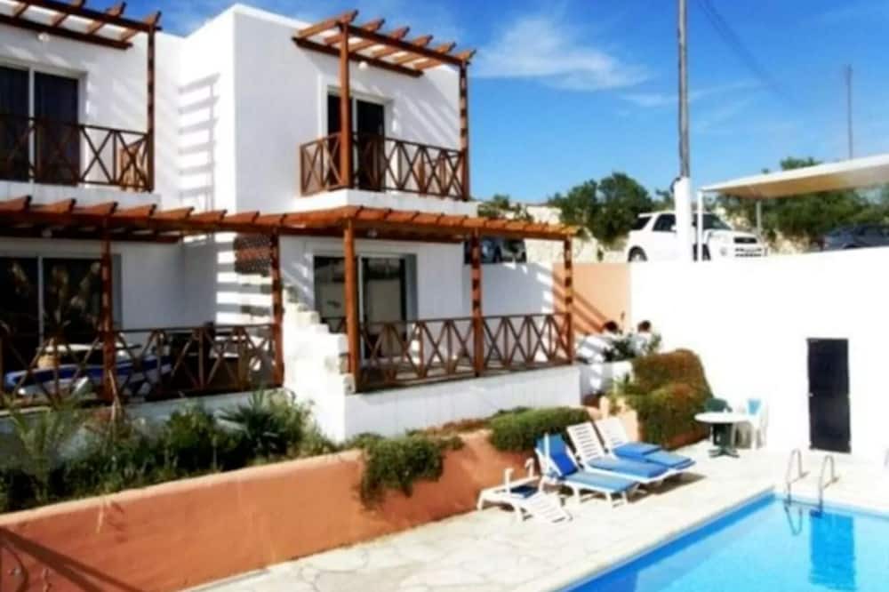Photo of Patio Balcony in Tsada