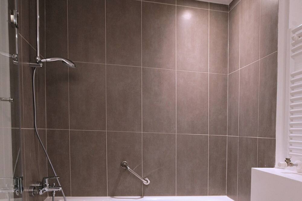 Photo of Bathroom in Droushia