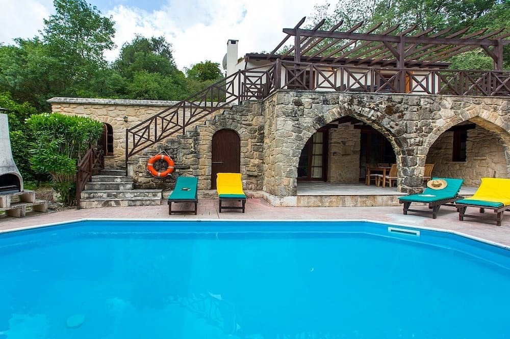 Photo of Outdoor in Miliou